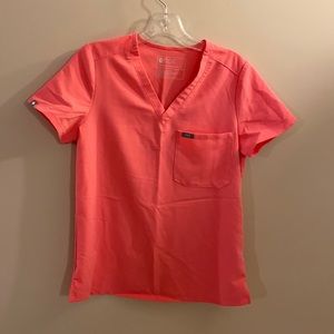 Figs Neon Pink V-Neck Scrub Set